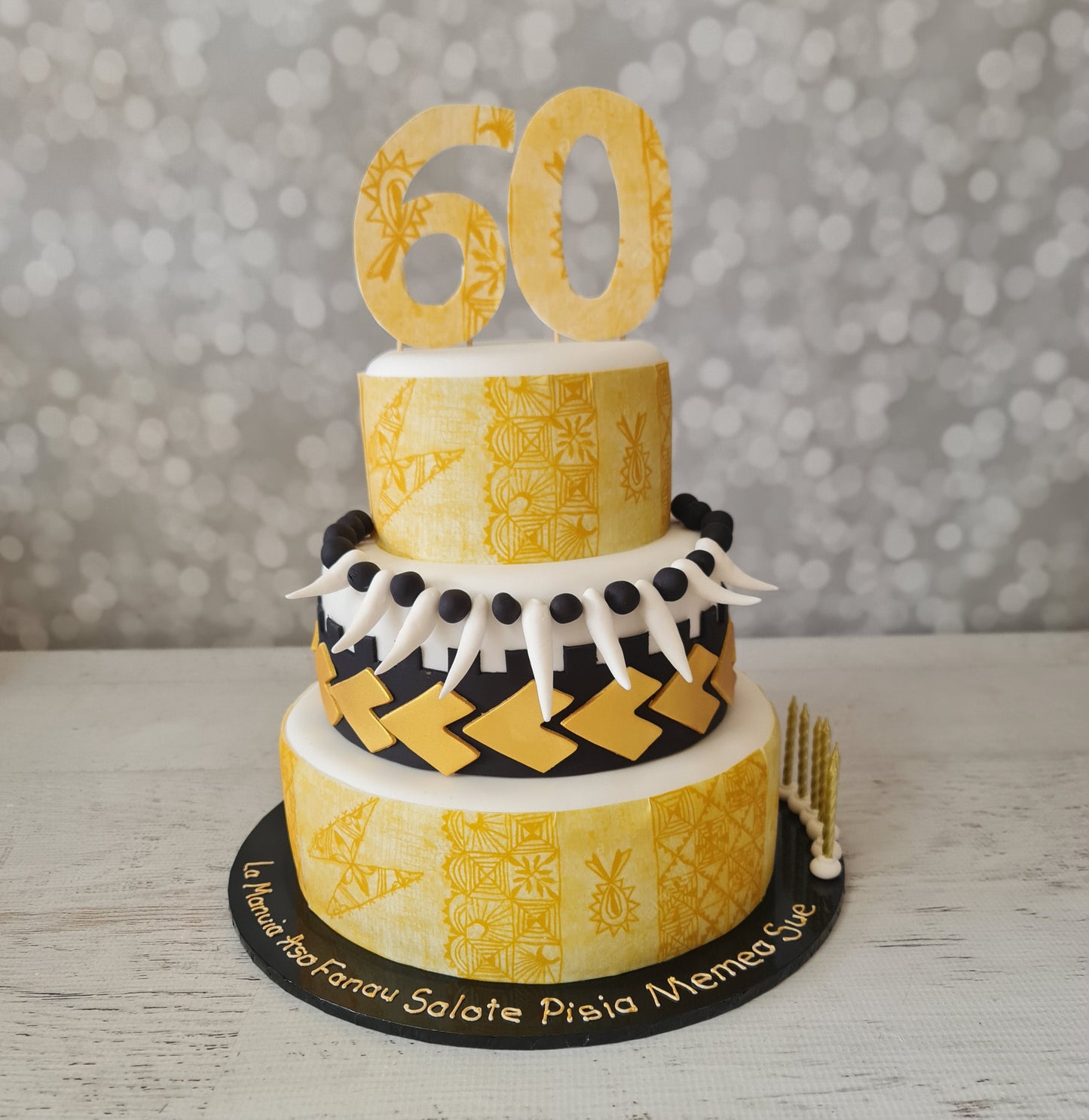 Black & Gold Tapa
