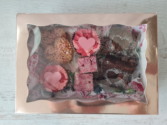 Load image into Gallery viewer, Valentines Treat Box
