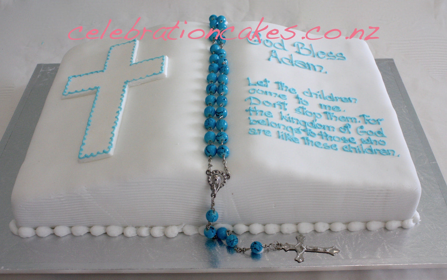 4236 communion christening quilted fondant with bible (1) - Blog @ Cafe  Pierrot