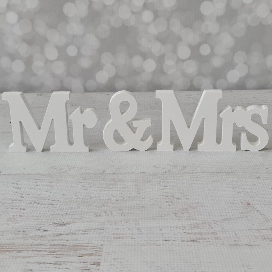 Wooden Mr & Mrs Wording